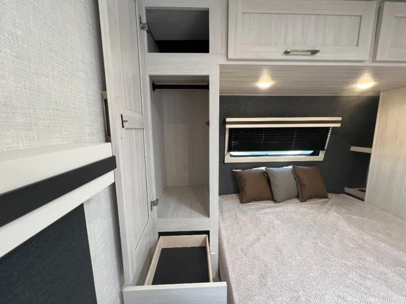 2025 Forest River 2025 Forest River Surveyor Legend - thumbnail 29