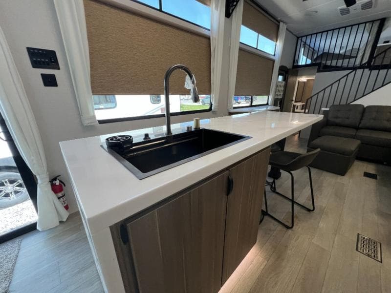 2025 Forest River 2025 Forest River Salem Grand Villa - thumbnail 10