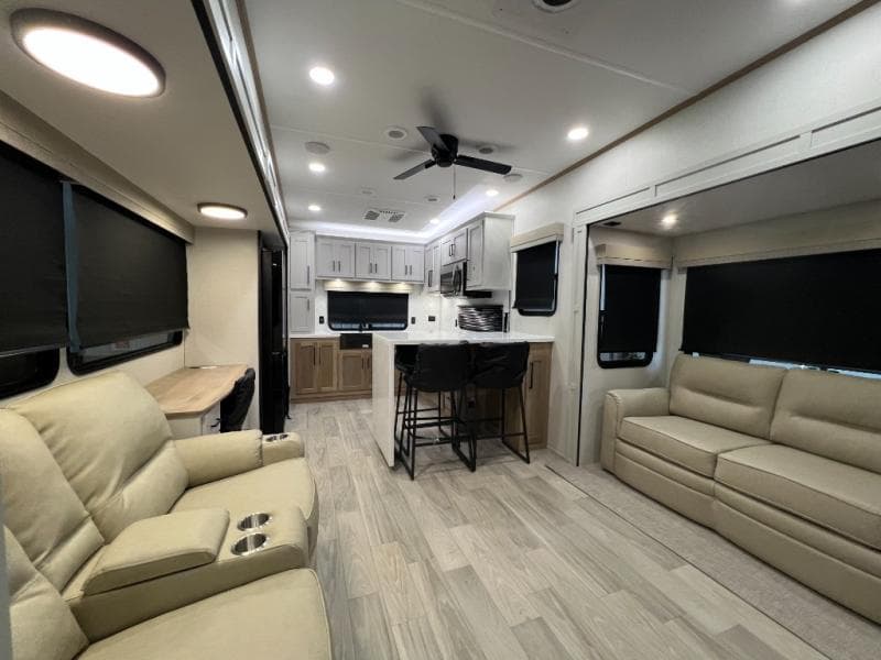 2025 Forest River 2025 Forest River Sandpiper - thumbnail 11