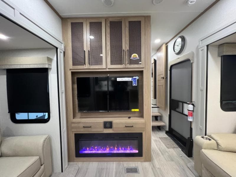 2025 Forest River 2025 Forest River Sandpiper - thumbnail 16