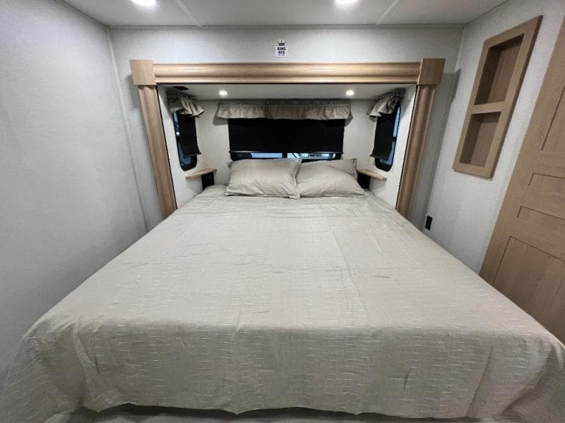 2025 Forest River 2025 Forest River Sandpiper - thumbnail 40