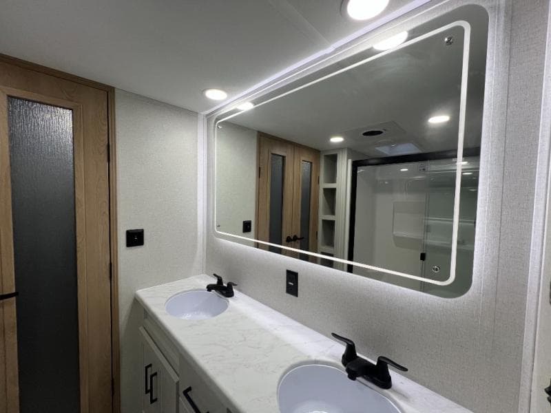 2025 Forest River 2025 Forest River Sandpiper - thumbnail 46