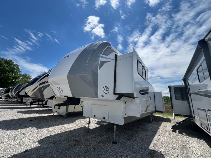 2025 Forest River 2025 Forest River Wildcat - thumbnail 5