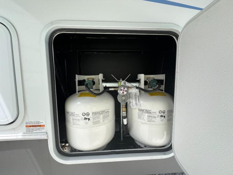 2025 Forest River 2025 Forest River Wildcat - thumbnail 8