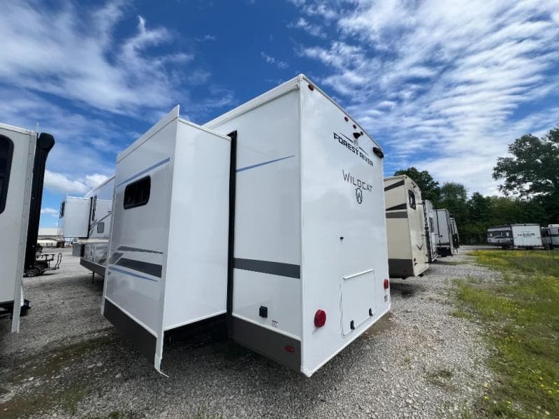 2025 Forest River 2025 Forest River Wildcat - thumbnail 11