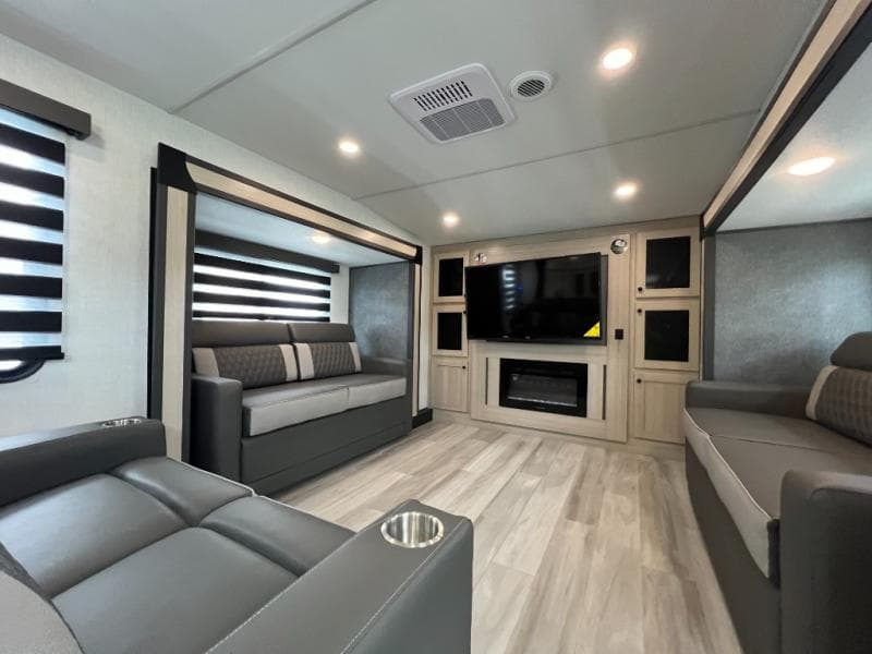 2025 Forest River 2025 Forest River Wildcat - thumbnail 33