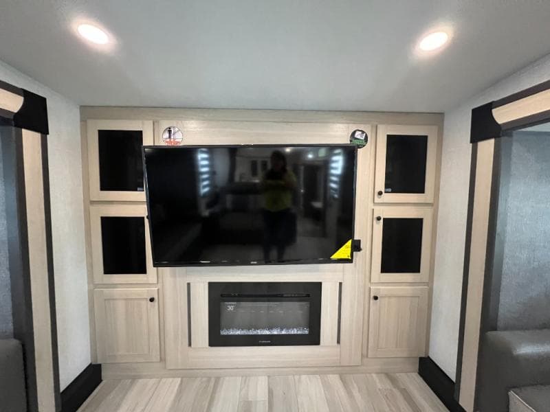 2025 Forest River 2025 Forest River Wildcat - thumbnail 34