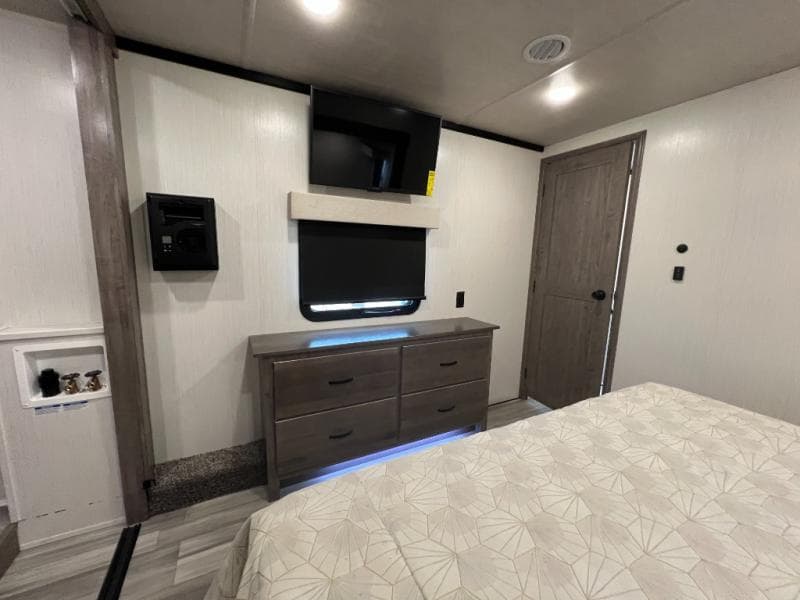 2022 Forest River 2022 Forest River Cedar Creek - thumbnail 46