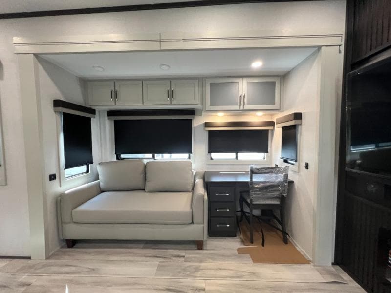 2025 Keystone 2025 Keystone Alpine Avalanche Edition - thumbnail 18