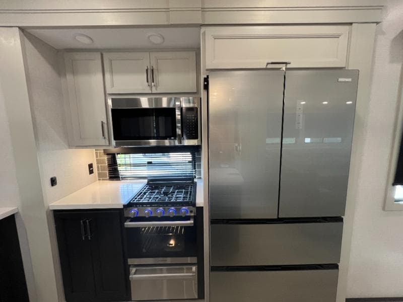 2025 Keystone 2025 Keystone Alpine Avalanche Edition - thumbnail 24