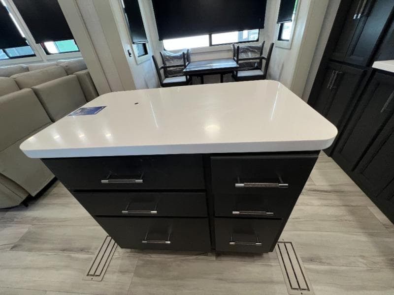 2025 Keystone 2025 Keystone Alpine Avalanche Edition - thumbnail 25