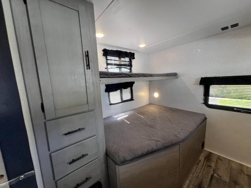 2022 Dutchmen 2022 Dutchmen Coleman Light - thumbnail 42