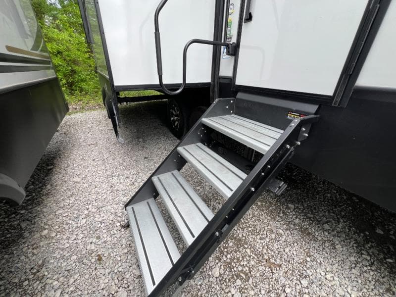 2025 Keystone 2025 Keystone Alpine Avalanche Edition - thumbnail 15