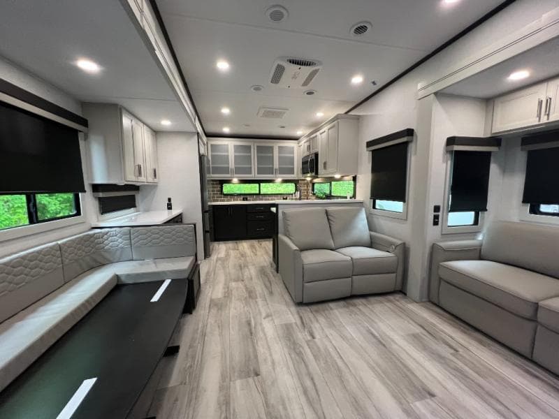 2025 Keystone 2025 Keystone Alpine Avalanche Edition - thumbnail 21