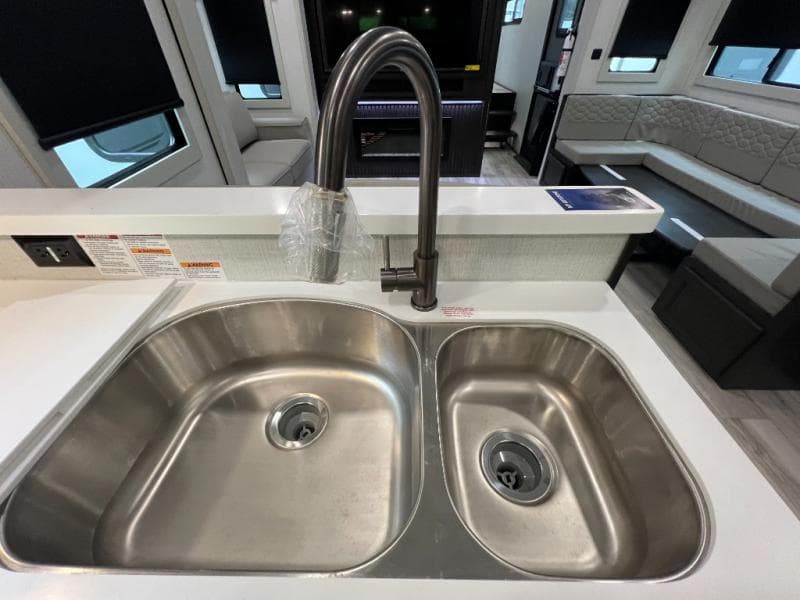 2025 Keystone 2025 Keystone Alpine Avalanche Edition - thumbnail 36