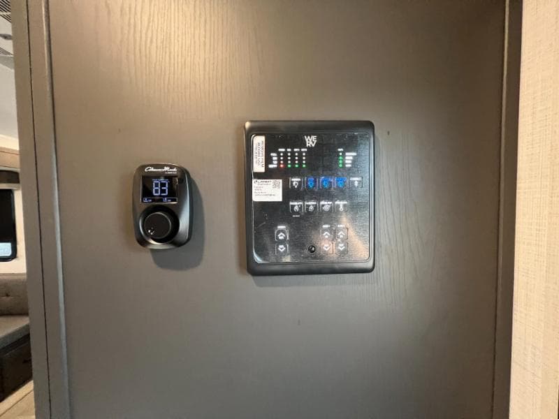 2025 Forest River 2025 Forest River Rockwood Ultra Lite - thumbnail 10