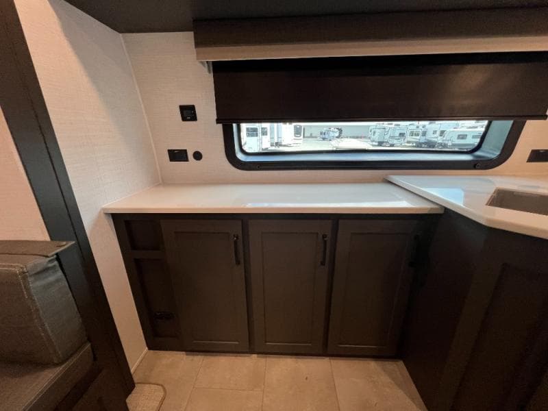 2025 Forest River 2025 Forest River Rockwood Ultra Lite - thumbnail 15