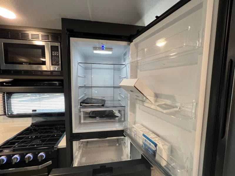 2025 Forest River 2025 Forest River Rockwood Ultra Lite - thumbnail 20