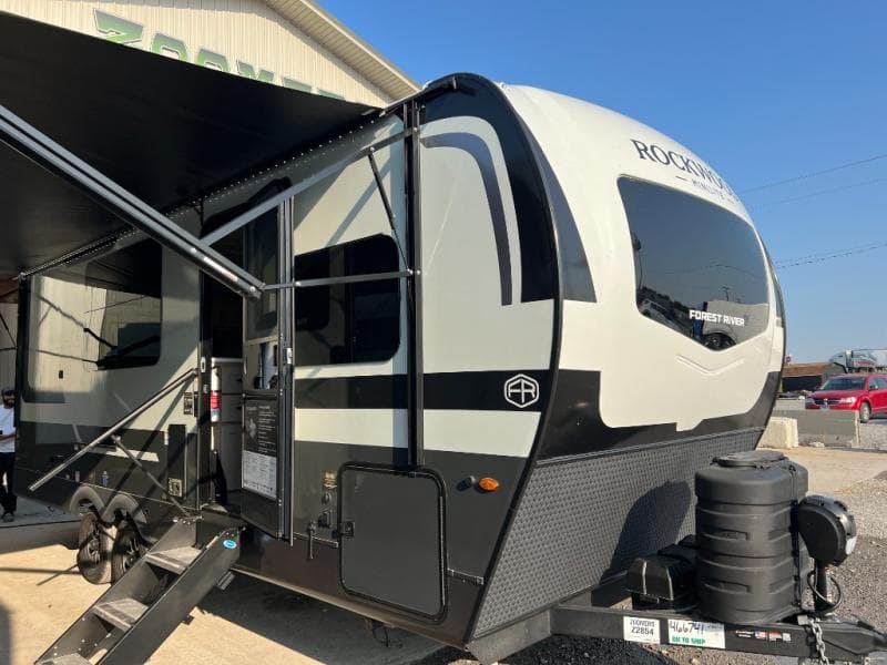 2026 Forest River 2026 Forest River Rockwood Mini Lite - thumbnail 3