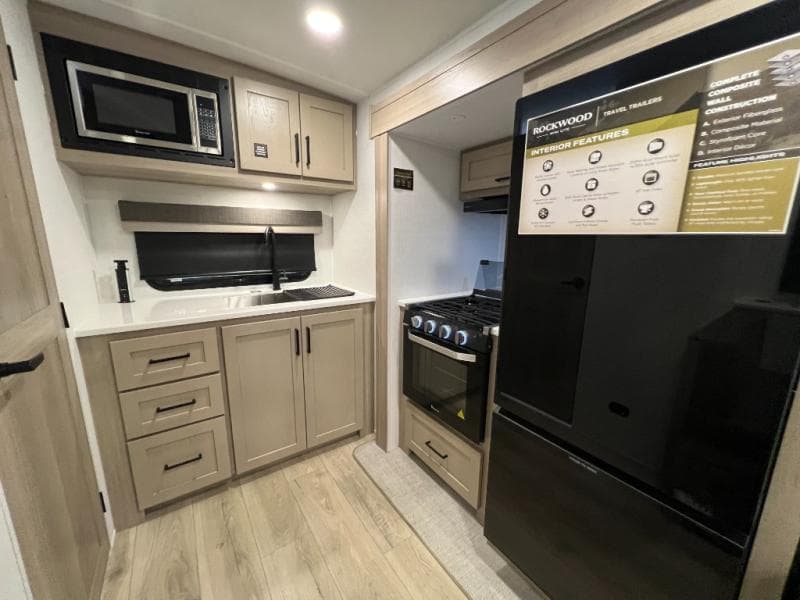 2026 Forest River 2026 Forest River Rockwood Mini Lite - thumbnail 8