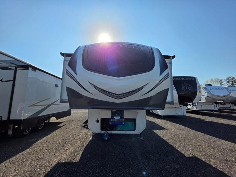 2022 Grand Design 2022 Grand Design Solitude - thumbnail 4