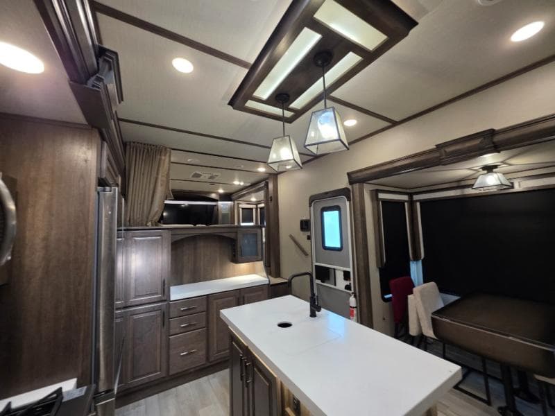 2022 Grand Design 2022 Grand Design Solitude - thumbnail 33