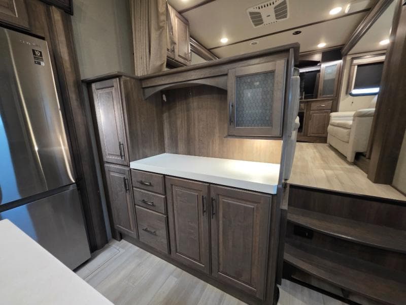 2022 Grand Design 2022 Grand Design Solitude - thumbnail 34
