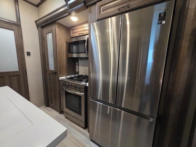 2022 Grand Design 2022 Grand Design Solitude - thumbnail 36