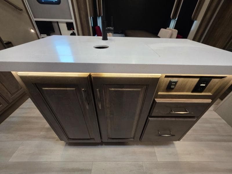 2022 Grand Design 2022 Grand Design Solitude - thumbnail 44