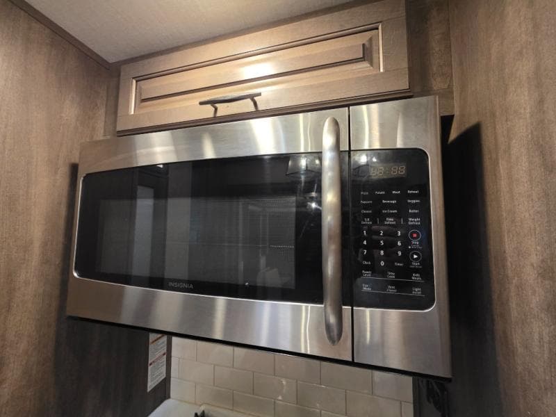 2022 Grand Design 2022 Grand Design Solitude - thumbnail 46