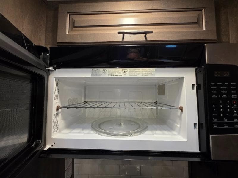 2022 Grand Design 2022 Grand Design Solitude - thumbnail 47