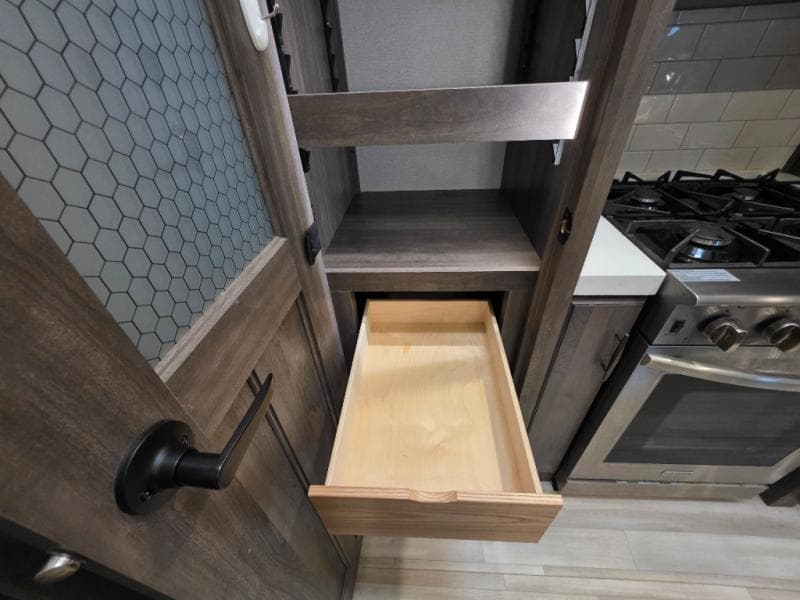 2022 Grand Design 2022 Grand Design Solitude - thumbnail 49