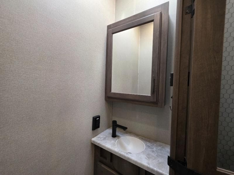 2022 Grand Design 2022 Grand Design Solitude - thumbnail 51