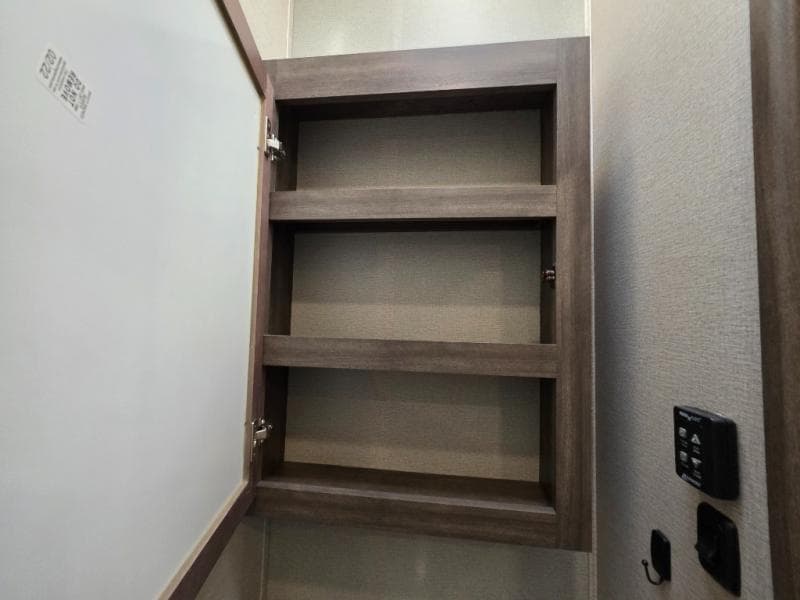 2022 Grand Design 2022 Grand Design Solitude - thumbnail 53