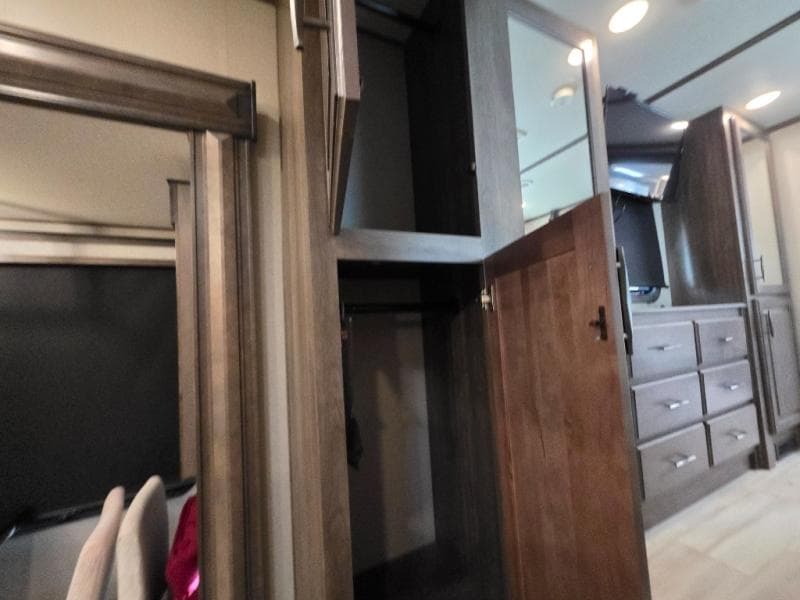 2022 Grand Design 2022 Grand Design Solitude - thumbnail 54