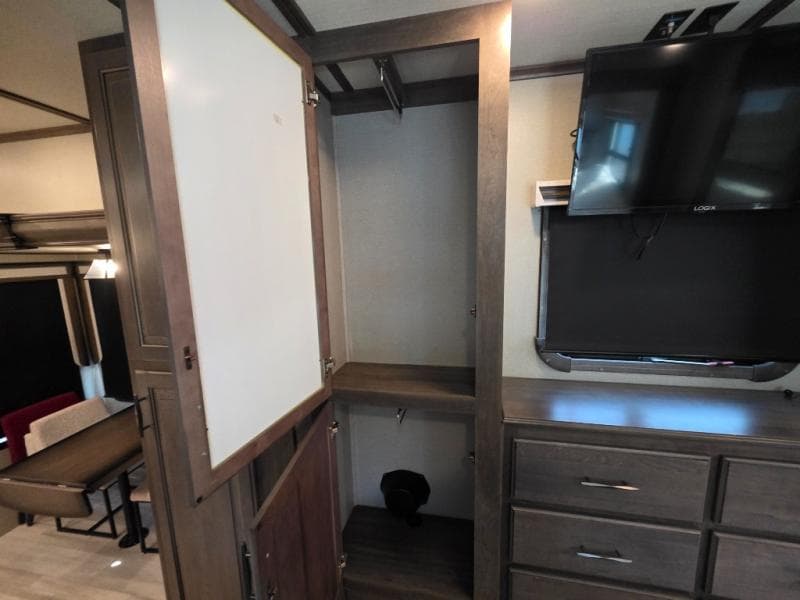 2022 Grand Design 2022 Grand Design Solitude - thumbnail 57