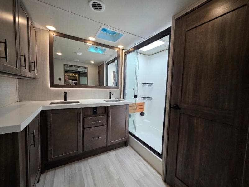 2022 Grand Design 2022 Grand Design Solitude - thumbnail 58