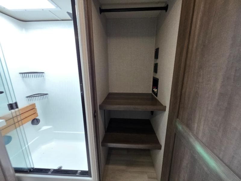 2022 Grand Design 2022 Grand Design Solitude - thumbnail 62