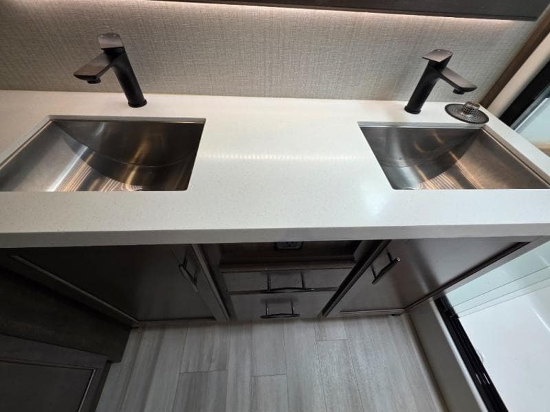 2022 Grand Design 2022 Grand Design Solitude - thumbnail 64