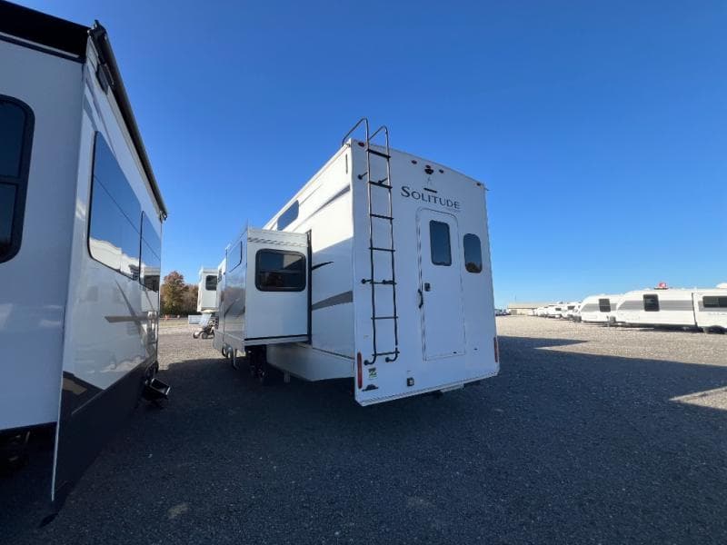 2023 Grand Design 2023 Grand Design Solitude - thumbnail 6