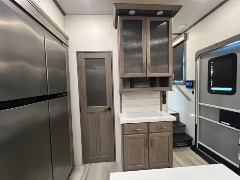 2023 Grand Design 2023 Grand Design Solitude - thumbnail 24
