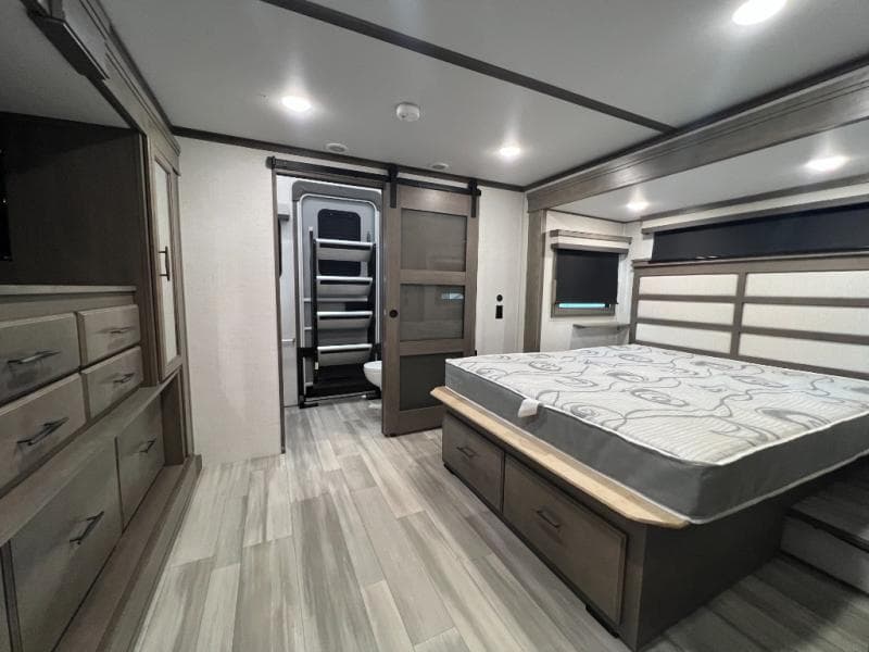 2023 Grand Design 2023 Grand Design Solitude - thumbnail 36