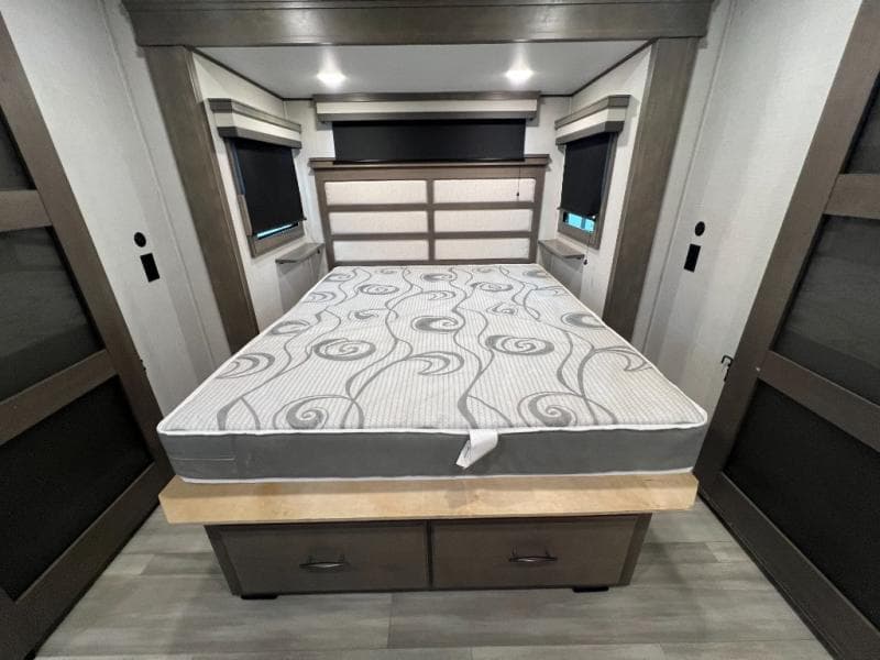 2023 Grand Design 2023 Grand Design Solitude - thumbnail 37