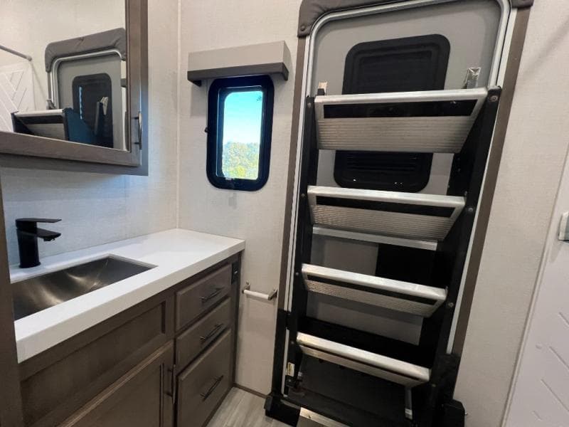 2023 Grand Design 2023 Grand Design Solitude - thumbnail 41