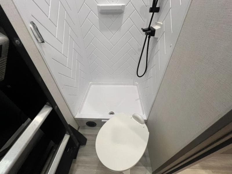 2023 Grand Design 2023 Grand Design Solitude - thumbnail 45