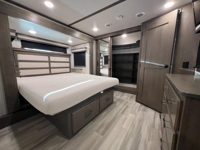 2023 Grand Design 2023 Grand Design Solitude - thumbnail 52