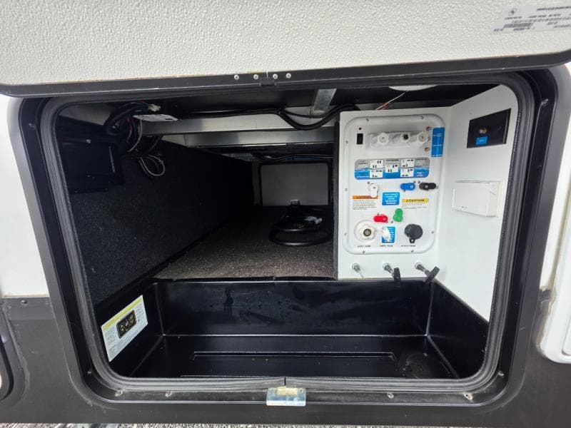 2022 Grand Design 2022 Grand Design Reflection 150 Series - thumbnail 10