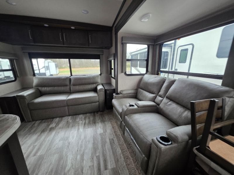 2022 Grand Design 2022 Grand Design Reflection 150 Series - thumbnail 17