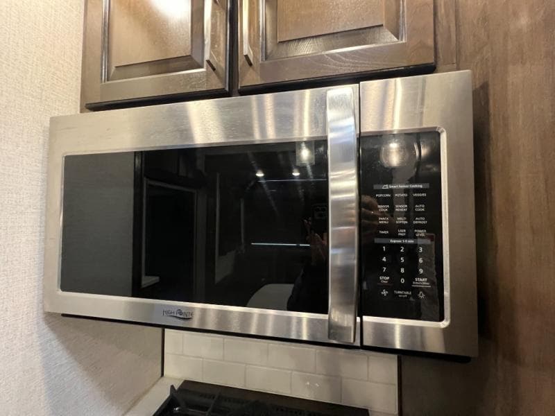 2022 Dutchmen 2022 Dutchmen Voltage - thumbnail 18