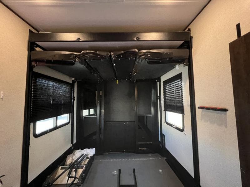 2022 Dutchmen 2022 Dutchmen Voltage - thumbnail 28